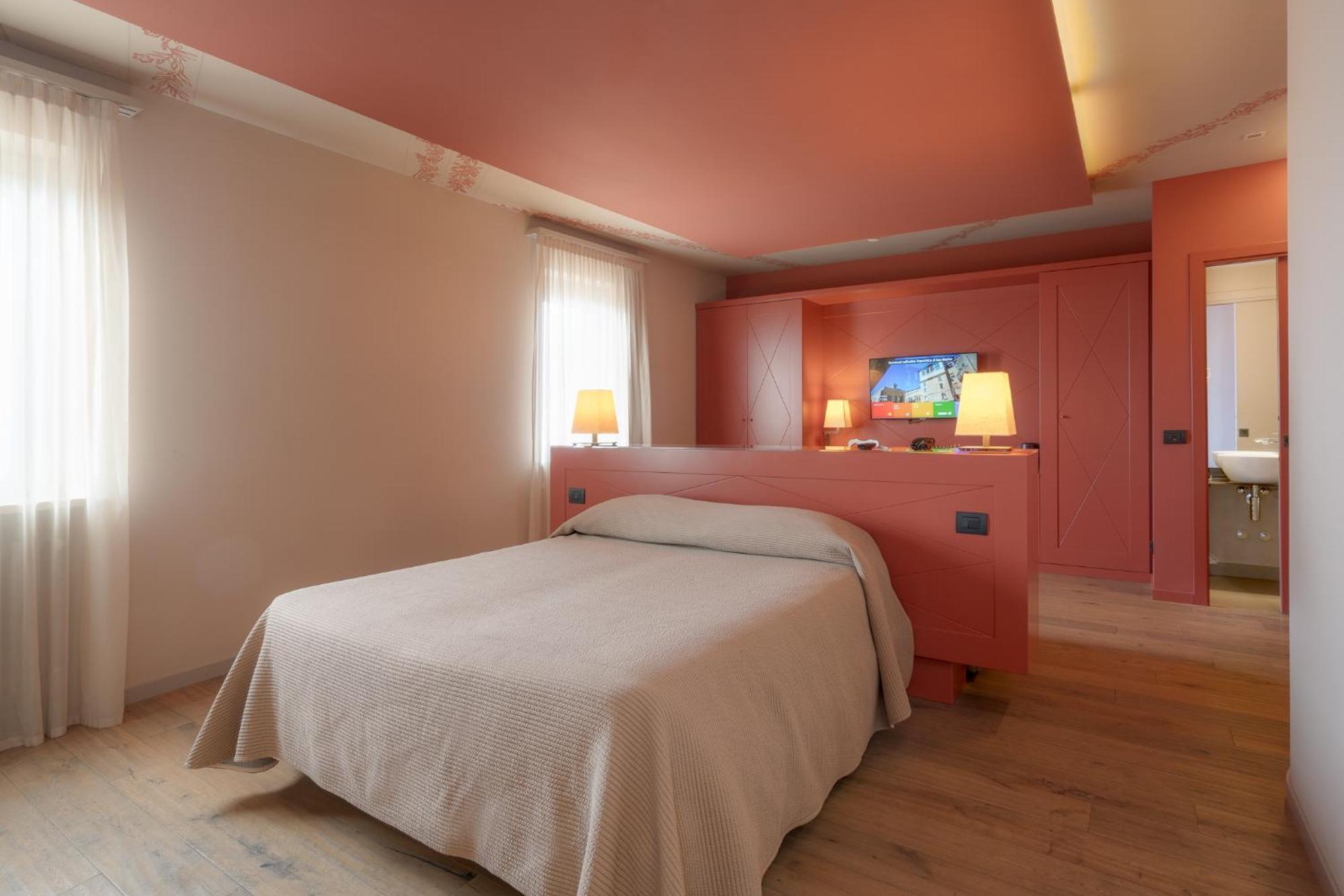 Titano Suites San Marino Bagian luar foto