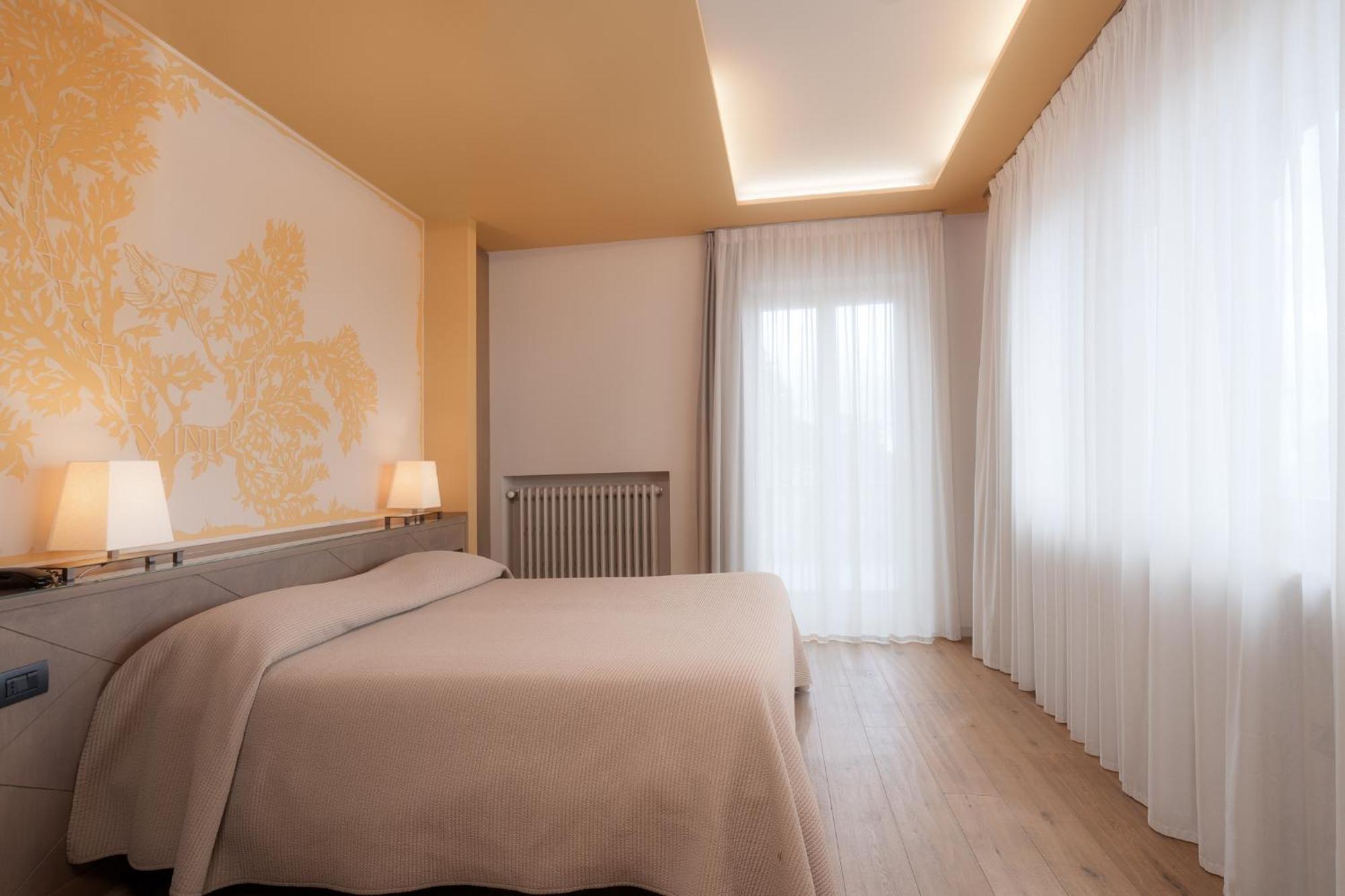 Titano Suites San Marino Bagian luar foto
