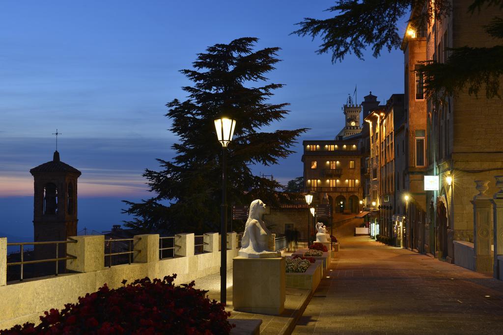 Titano Suites San Marino Bagian luar foto