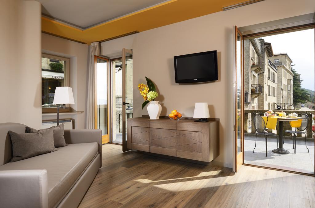 Titano Suites San Marino Ruang foto