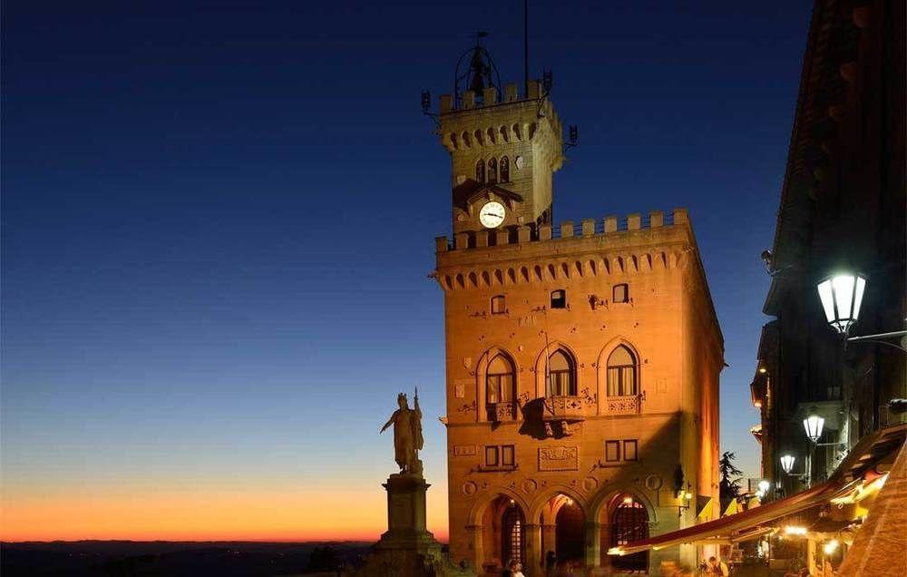 Titano Suites San Marino Bagian luar foto
