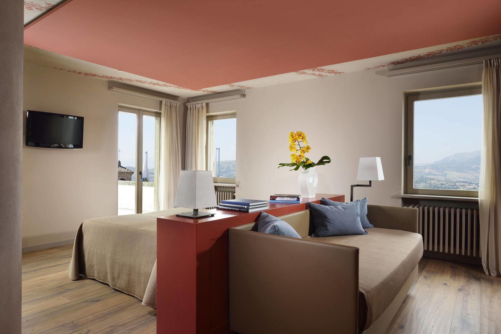 Titano Suites San Marino Bagian luar foto