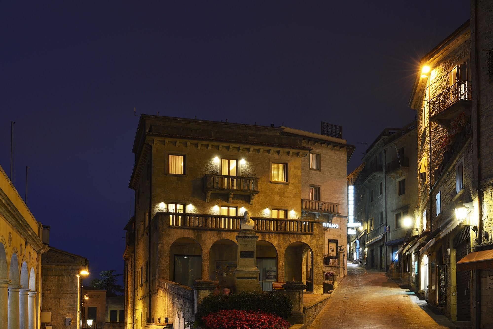 Titano Suites San Marino Bagian luar foto