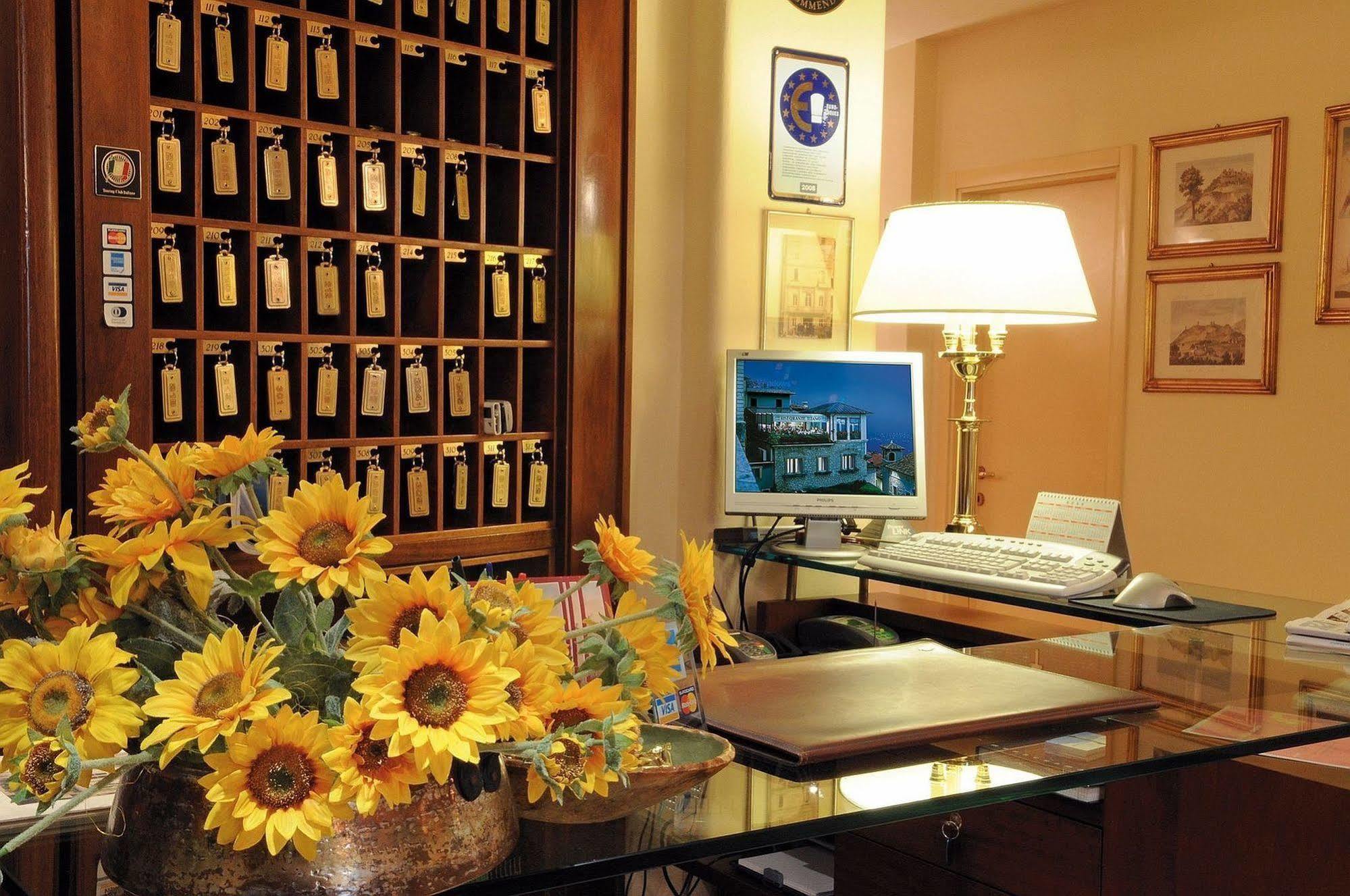 Titano Suites San Marino Bagian luar foto
